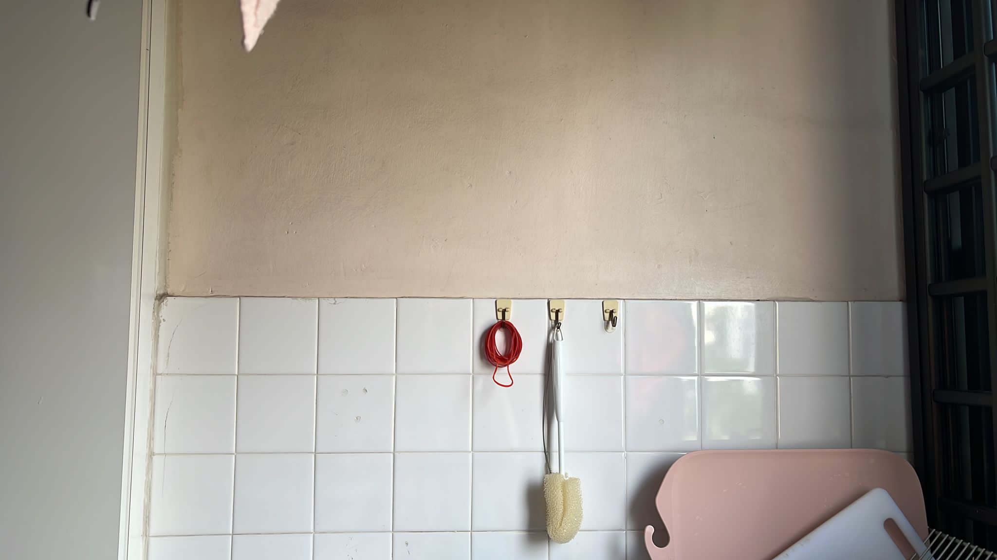 Install Kitchen Rack 1