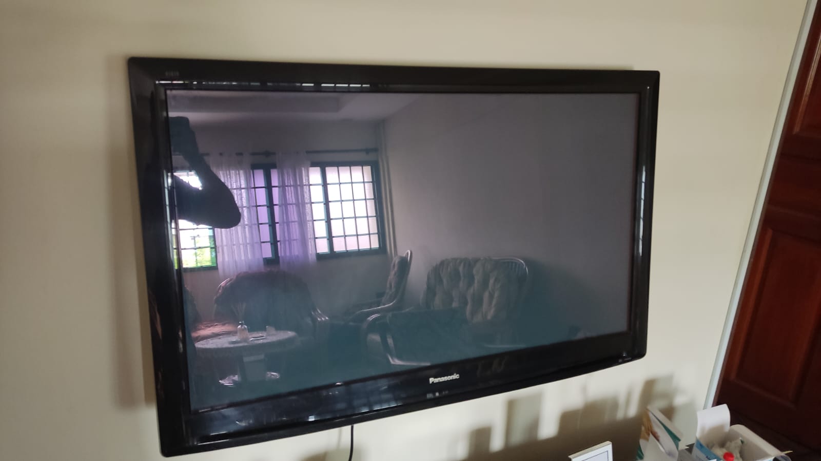 Supply And Install New TV Bracket 2
